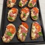 tapas-au-chèvre-et-lardons-de-bacon,miel-